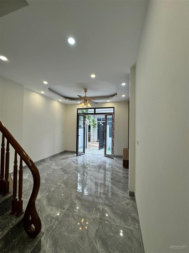 Nhà đẹp vân côn, sát đại lộ thăng long, vành đai 4. 42m2*4t, 4pn, tiện ích đầy đủ, giá chỉ 3,93 tỷ