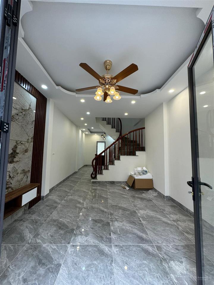 Nhà đẹp vân côn, sát đại lộ thăng long, vành đai 4. 42m2*4t, 4pn, tiện ích đầy đủ, giá chỉ 3,93 tỷ