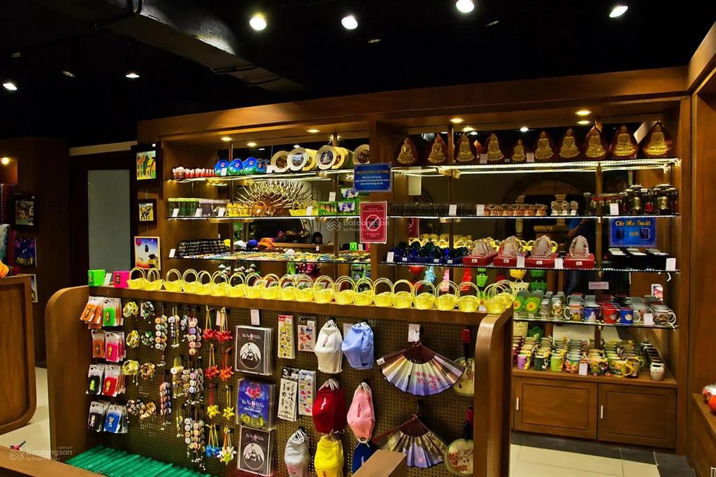 Mặt phố lý quốc sư 30m2, mặt tiền ~3m, giá thuê 55 triệu/tháng. l/h 0342 567 ***