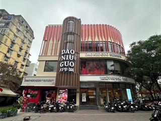 Mặt phố tràng thi 900m2, mặt tiền 30m, giá 350 triệu/tháng. l/h 0342 567 ***