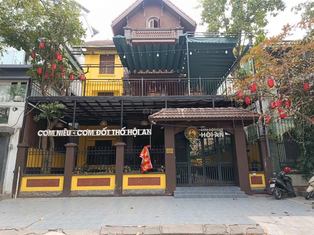 Nhanh tay! mặt phố quảng an 170m2 x 2 tầng, mặt tiền 18m, giá 100 triệu/tháng.  0342 567 ***