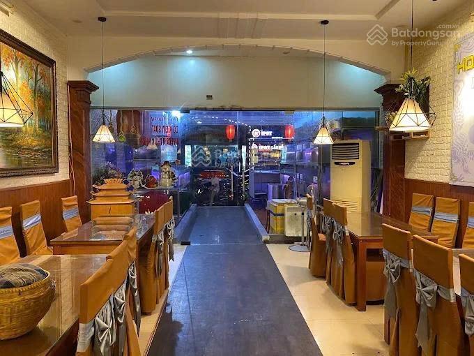 Mặt phố tông đản 160m2 mặt tiền 15m, giá 65 triệu/tháng.  0342 567 ***