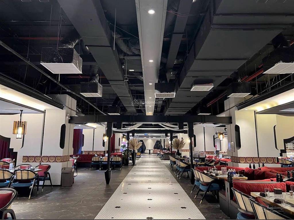 Quyến luyến! mặt phố thái hà 500m², mặt tiền rộng, trần cao, giá 200 triệu/tháng.  0342 567 ***
