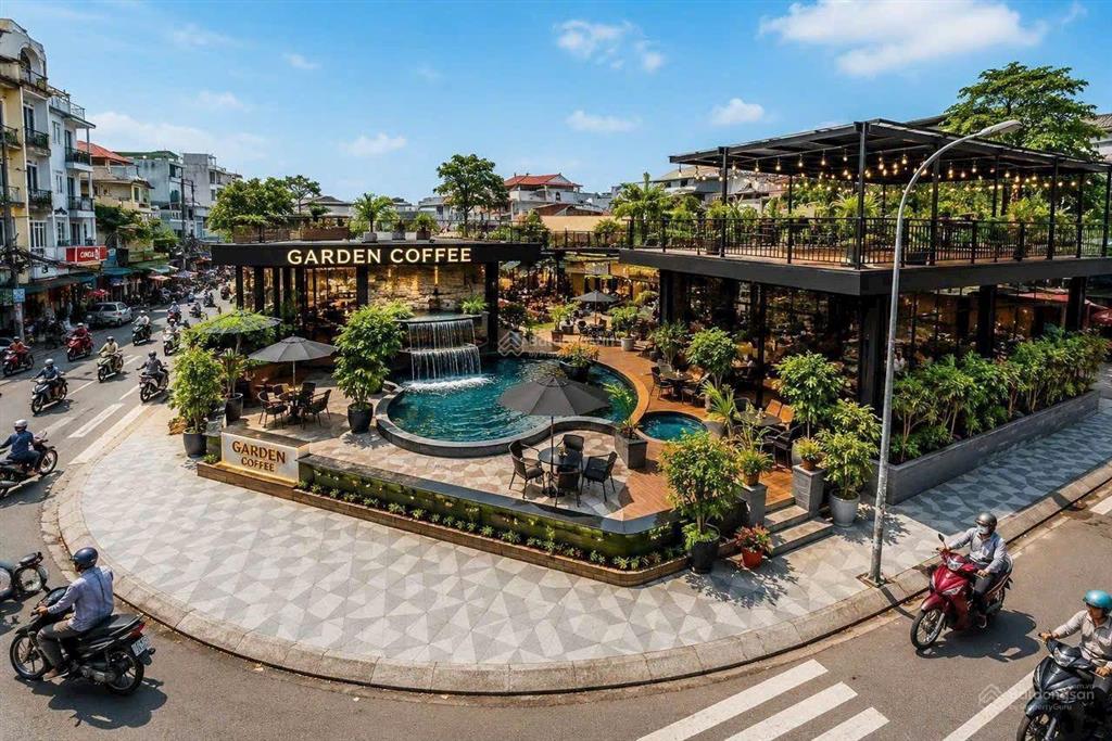 Siêu phẩm sân vườn mặt phố trường chinh 750m2 xây dựng 450m2 x 3 tầng, giá thuê 250 triệu/tháng.