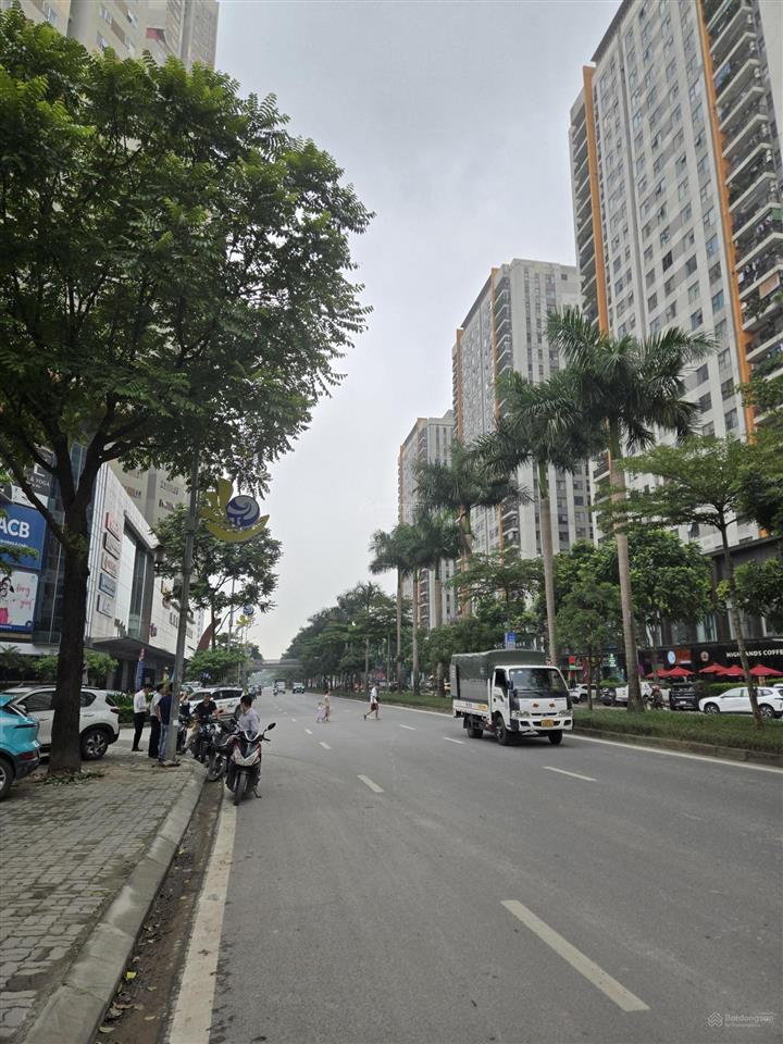 Cho thuê nhà mặt phố khu đô thị văn phú 250m2 x 6 tầng, mặt tiền 12m.