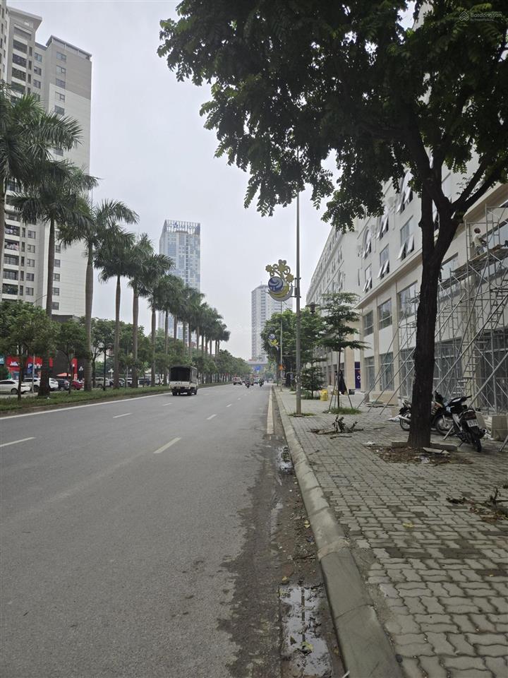 Cho thuê nhà mặt phố khu đô thị văn phú 250m2 x 6 tầng, mặt tiền 12m.
