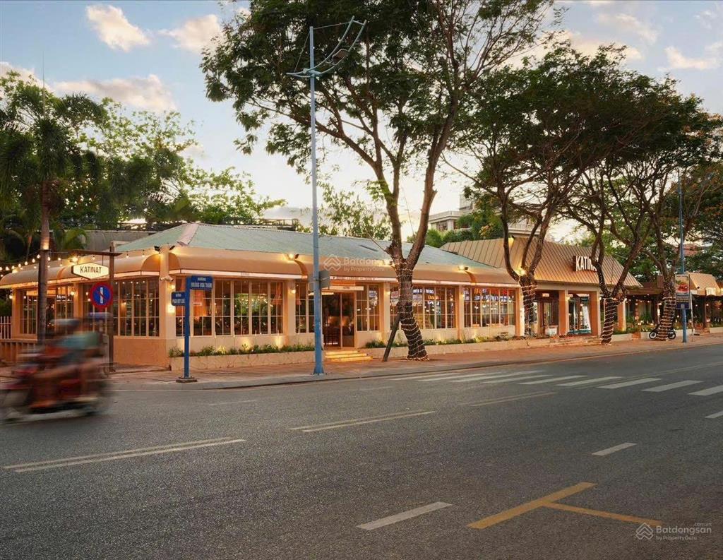Cho thuê mặt phố minh khai  timescity 1200m2, mặt tiền 70m. siêu phẩm đứng thứ 2 thì 0 ai là số 1!