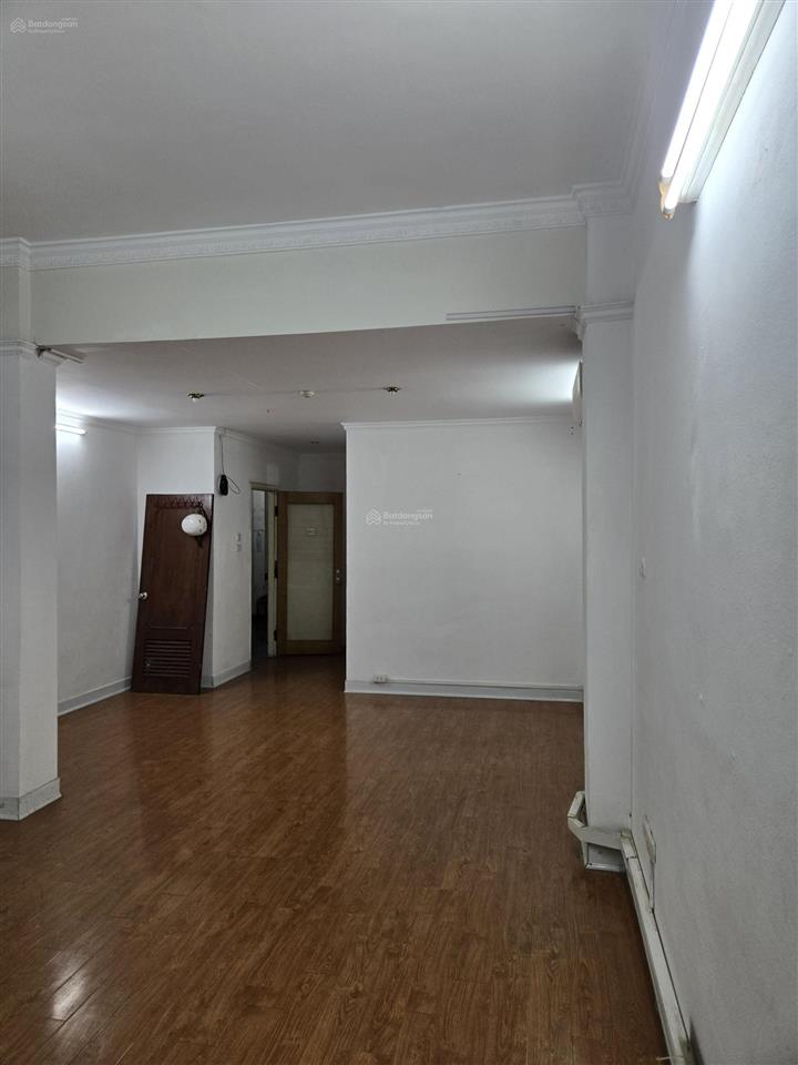 Cho thuê văn phòng tầng 3 tại 115 lê duẩn diện tích 50m2, giá 280 nghìn/m2/tháng.  0342 567 ***