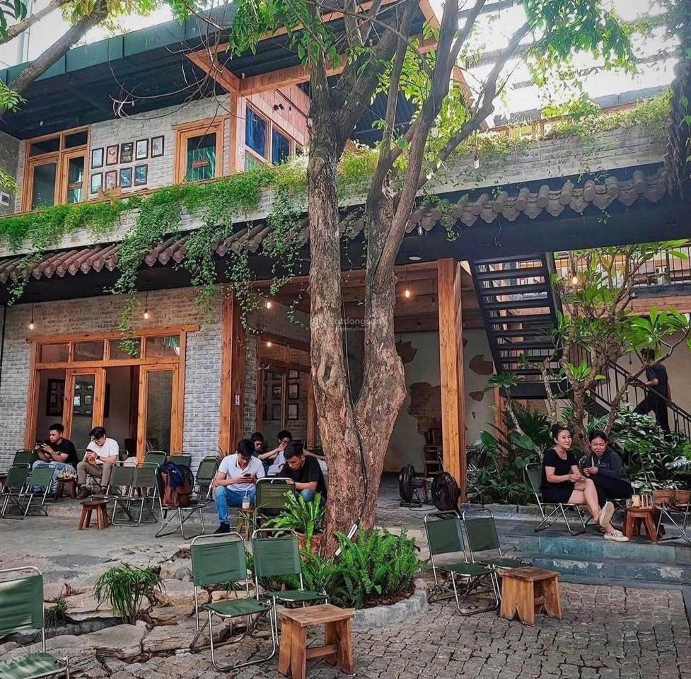 Biệt thự sân vườn bán đảo linh đàm 300m2 x 2 tầng, mặt tiền 12,5m, giá 120 triệu/tháng.