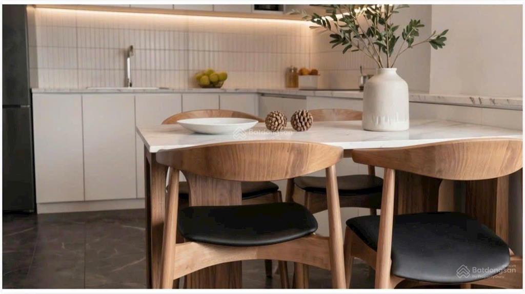 Tòa khách sạn 16p phố giang văn minh 130m2 x 8 tầng, mặt tiền 11m, giá 170 triệu. full đồ