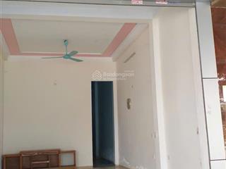 Chủ nhà cho thuê nguyên căn, kinh doanh tốt, thoáng mát