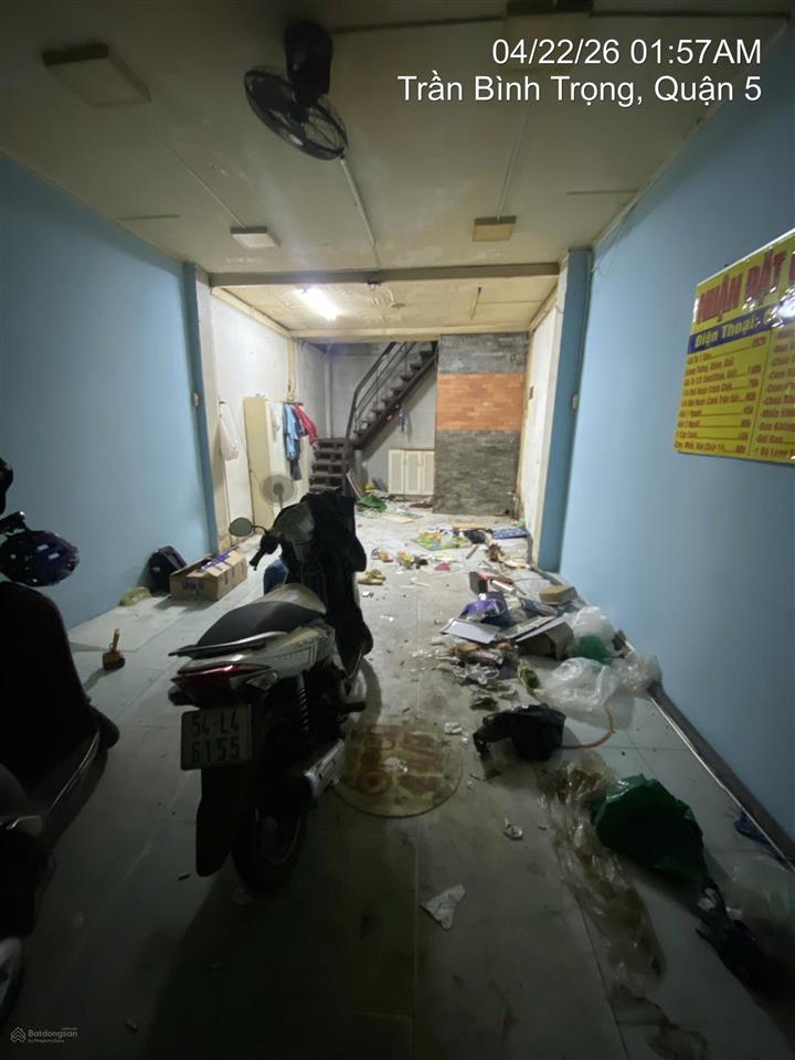 Bán nhà mt trần phú, q5, giáp q1.dt 4 x10,2 m , trệt, lầu .giá 8,7 tỷ.