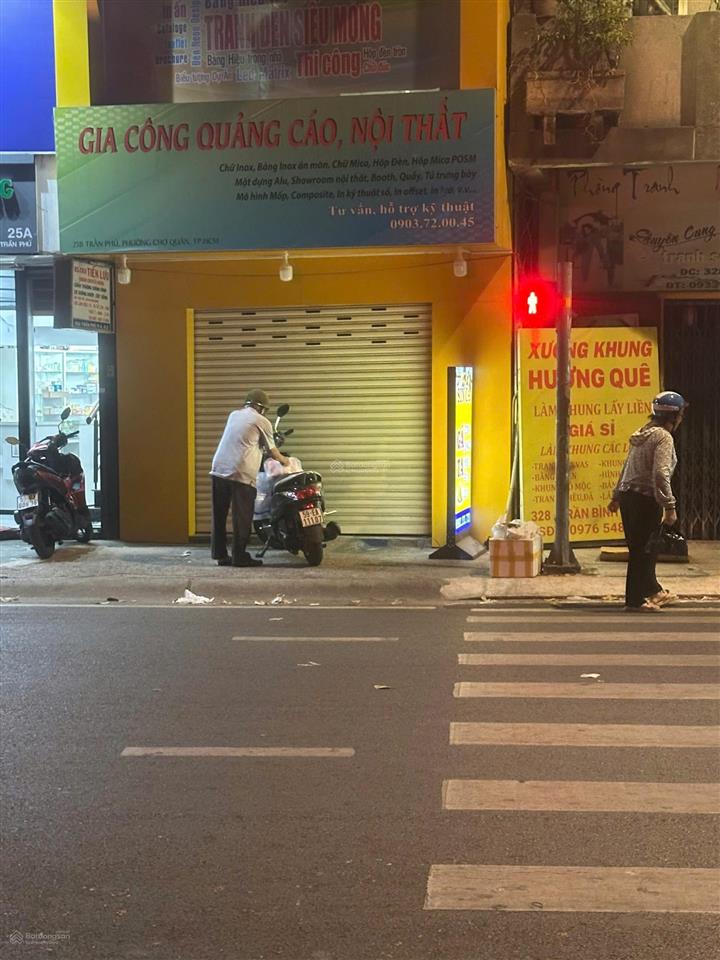 Bán nhà mt trần phú, q5, giáp q1.dt 4 x10,2 m , trệt, lầu .giá 8,7 tỷ.