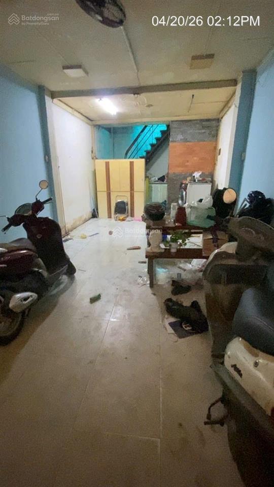 Bán nhà mt trần phú, q5, giáp q1.dt 4 x10,2 m , trệt, lầu .giá 8,7 tỷ.