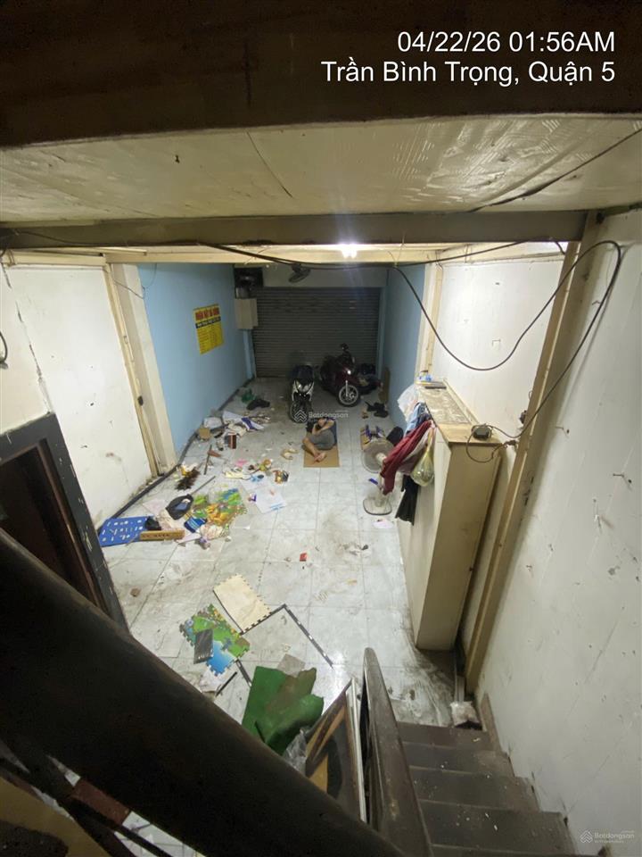 Bán nhà mt trần phú, q5, giáp q1.dt 4 x10,2 m , trệt, lầu .giá 8,7 tỷ.