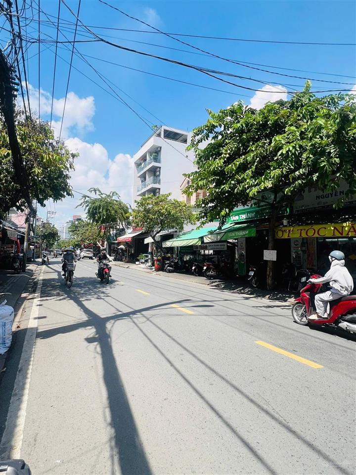 Bán căn nhà mtkd lý phục man, phường tân thuận, quận 7