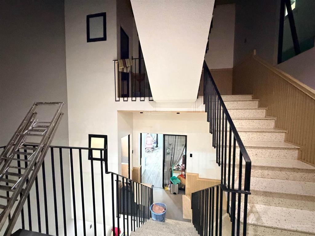 Bán ngộp 100m2 nhà 4 tầng đường bạch đằng khu sân bay chỉ 8.499 tỷ còn thương lượng
