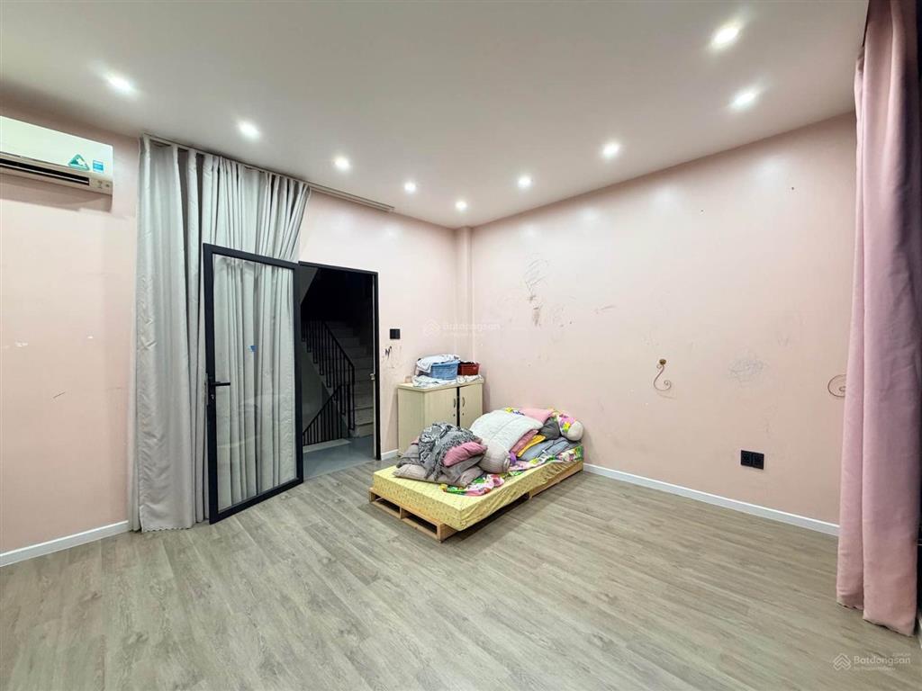 Bán ngộp 100m2 nhà 4 tầng đường bạch đằng khu sân bay chỉ 8.499 tỷ còn thương lượng