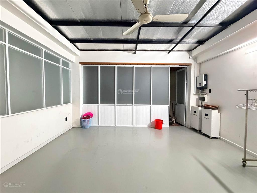 Bán ngộp 100m2 nhà 4 tầng đường bạch đằng khu sân bay chỉ 8.499 tỷ còn thương lượng