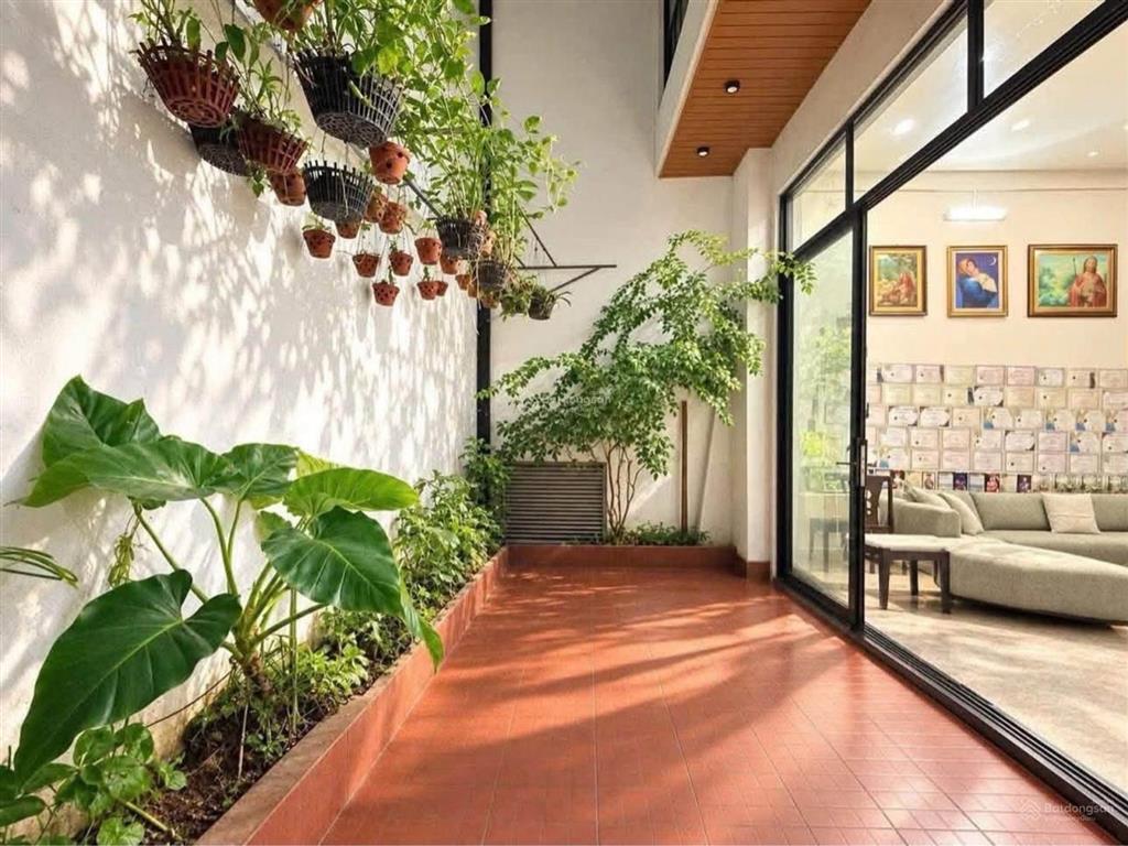 Bán ngộp 100m2 nhà 4 tầng đường bạch đằng khu sân bay chỉ 8.499 tỷ còn thương lượng