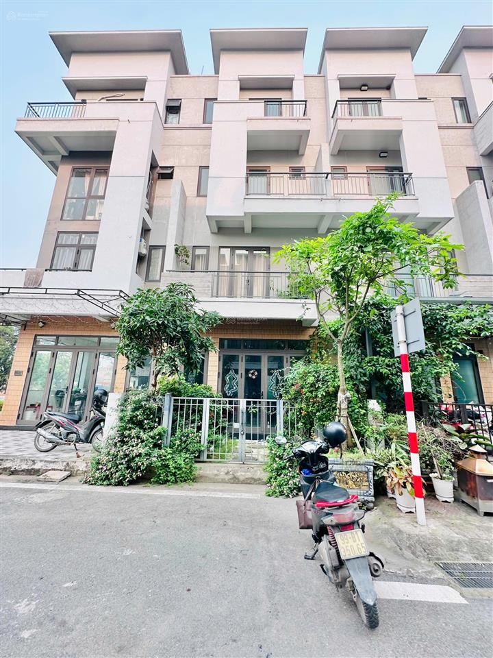 Chủ gửi bán nhà 4 tầng áp góc  view công viên  sổ sẵn sàng