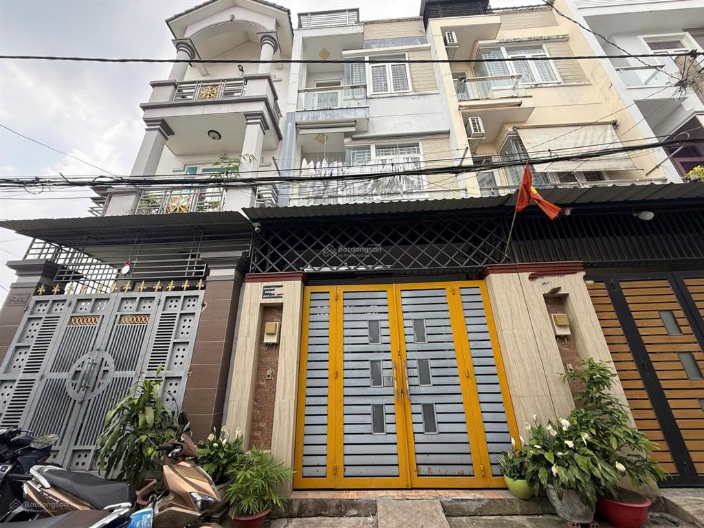 Ngay chợ hiệp bình thủ đức chỉ 6ty250 nhà đẹp 3 tầng 3 phòng ngủ hẻm trước nhà 5m