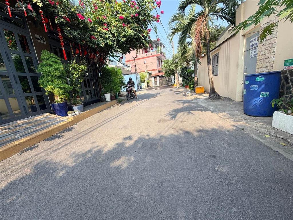 Sát phạm văn đồng thủ đức nhà đẹp 3 tầng kiên cố 4 phòng ngủ hẻm xe hơi rộng nhỉnh 7tỷ