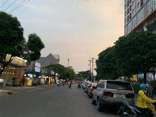 P.dĩ anngay cuối đường phạm văn đồng thủ đức 95m2 3 tầng mặt tiền đường 10m tiện kinh doanh