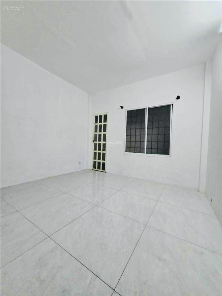 Ngay chợ hiệp bình 64m2 3 tầng3pn hẻm xe hơi hoàn công chỉ nhỉnh 6tỷ1