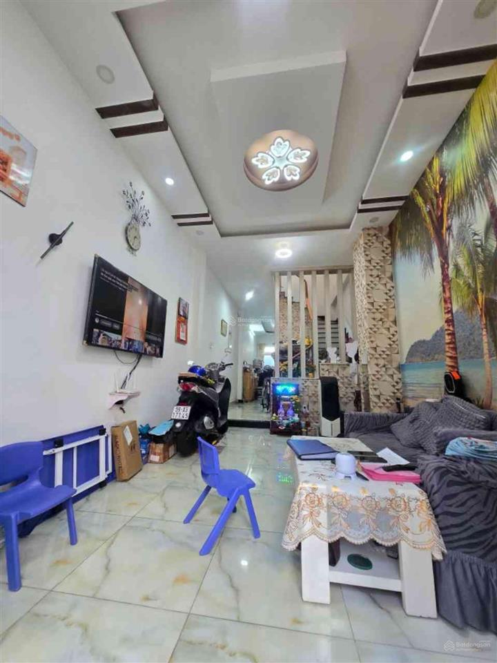 Ngay sau gigamall nhà 3 tầng đẹp 2 mặt hẻm khu an ninh  nhà chủ lâu đời chưa qua đầu tư 7.2