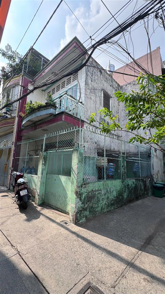 Bán nhà hxh 5m  góc 2 mt  nở hậu. gần eaon mall. chỉ 4,9 tỷ