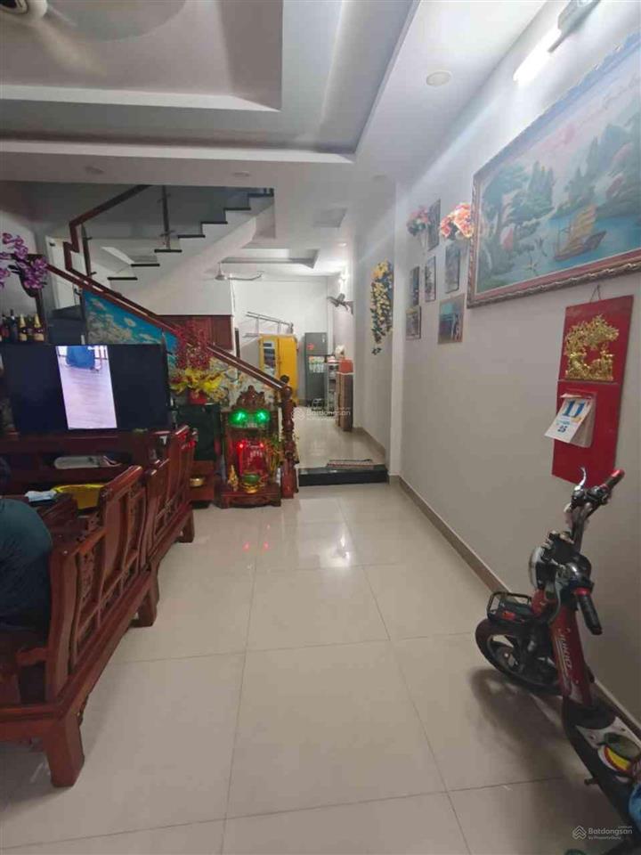 Nhà khu tên lửa dt 68.3m hẻm xe hơi chỉ 5,6xxtỷ