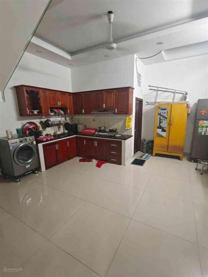 Nhà khu tên lửa dt 68.3m hẻm xe hơi chỉ 5,6xxtỷ