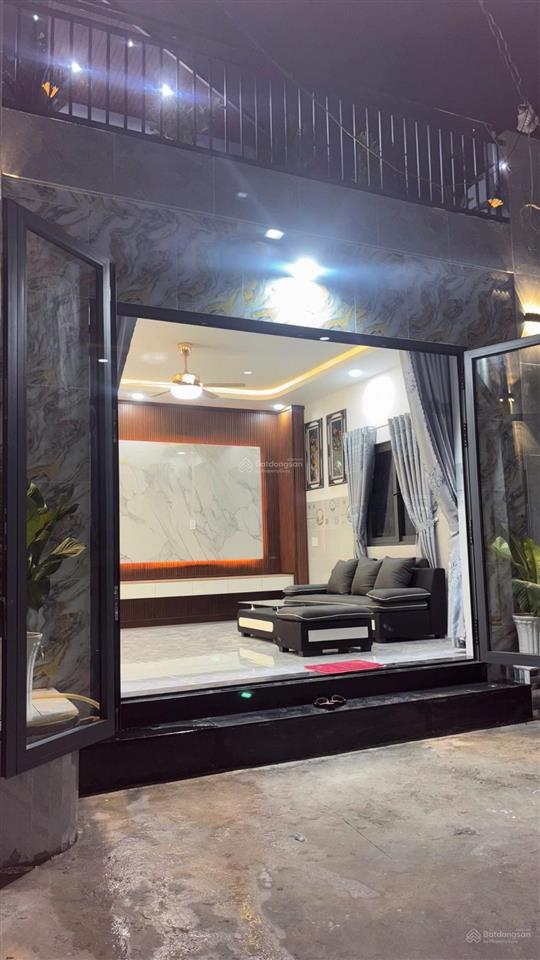 Nhà mới btct ngang đẹp 5,3m, 1 trệt, 1 lầu, sân thượng  full nội thất, mới 100% chỉ 4,98 tỷ