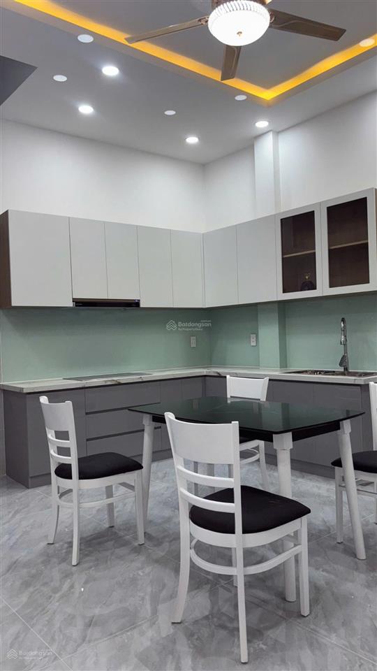 Nhà mới btct ngang đẹp 5,3m, 1 trệt, 1 lầu, sân thượng  full nội thất, mới 100% chỉ 4,98 tỷ