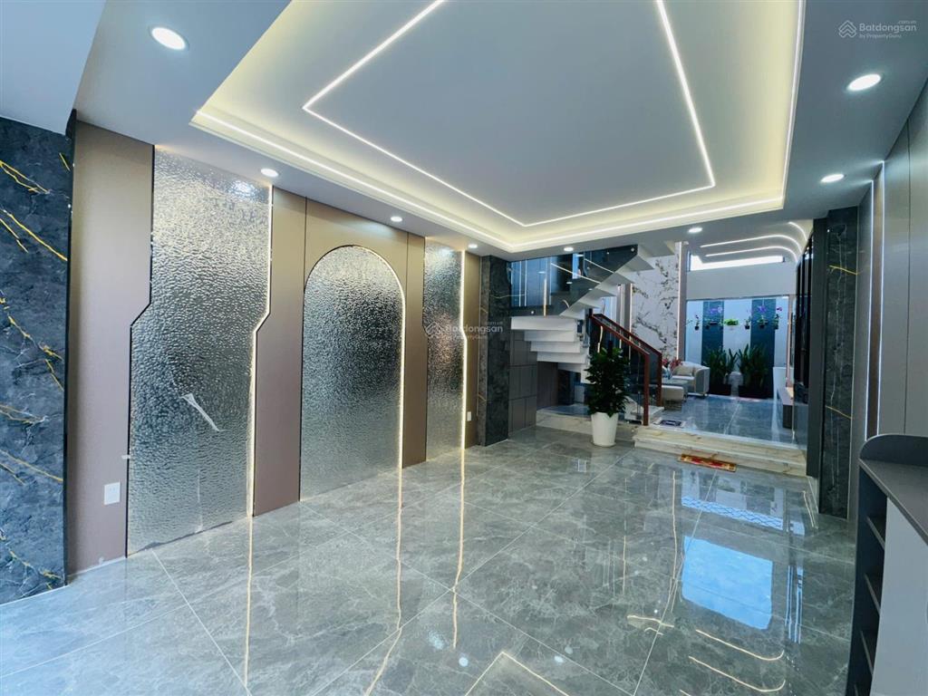 Gấp bán nhà đẹp mới 100% full nội thất  5 tầng giảm từ 6,7 tỷ còn 6,3 tỷ