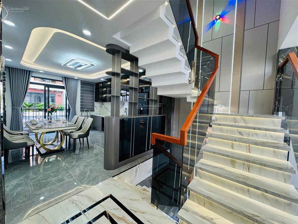 Gấp bán nhà đẹp mới 100% full nội thất  5 tầng giảm từ 6,7 tỷ còn 6,3 tỷ