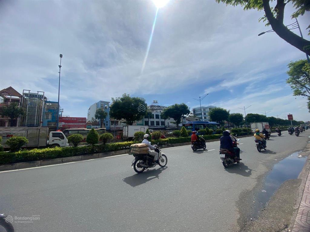 Bán nhà mặt tiền trường chinh  hàng hiếm kinh doanh đỉnh  giảm từ 150 tỷ còn 136 tỷ chốt