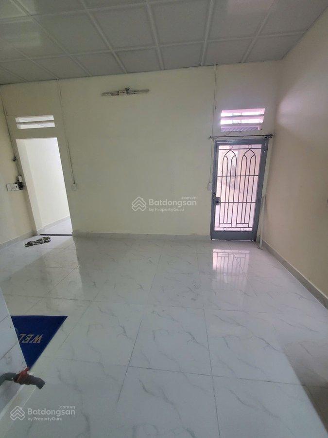 Bán nhà mặt tiền hẻm 5,65 x 21 tân chánh hiệp quận 12 chỉ 5.x tỷ tl
