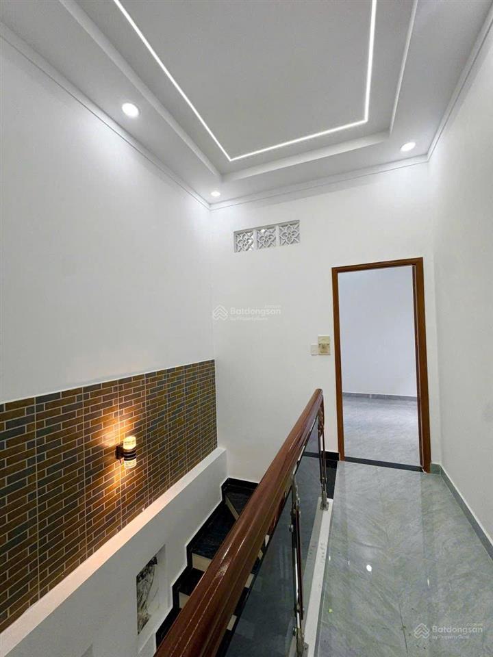 Bán gấp nhà tân chánh hiệp 8 4.1 x 15 2 tầng hẻm xe hơi thông giảm giá còn 4t5