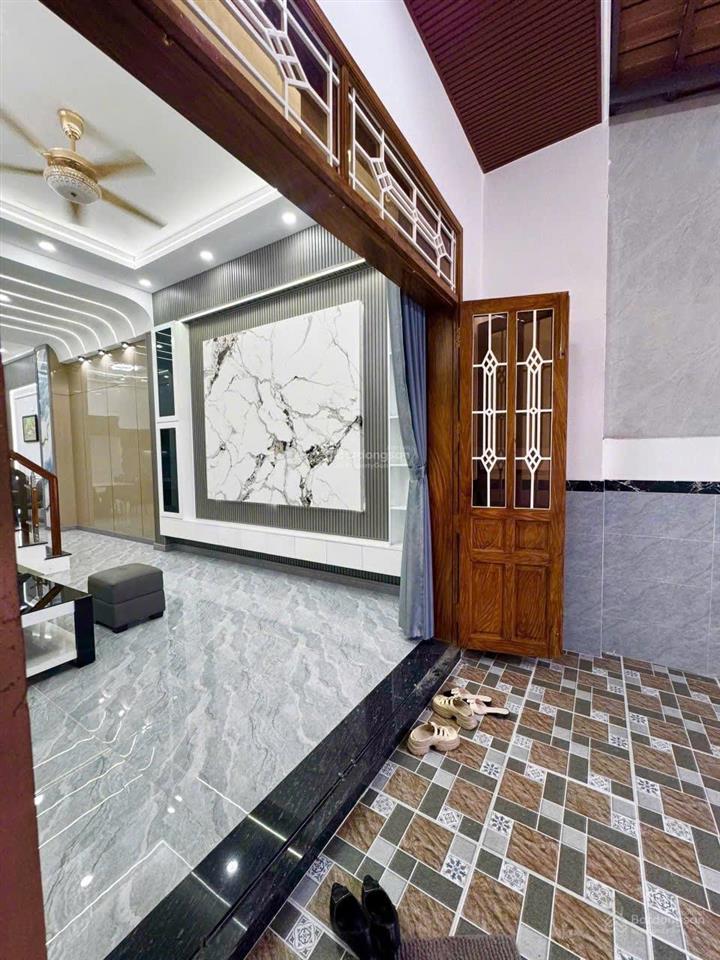 Bán gấp nhà tân chánh hiệp 8 4.1 x 15 2 tầng hẻm xe hơi thông giảm giá còn 4t5