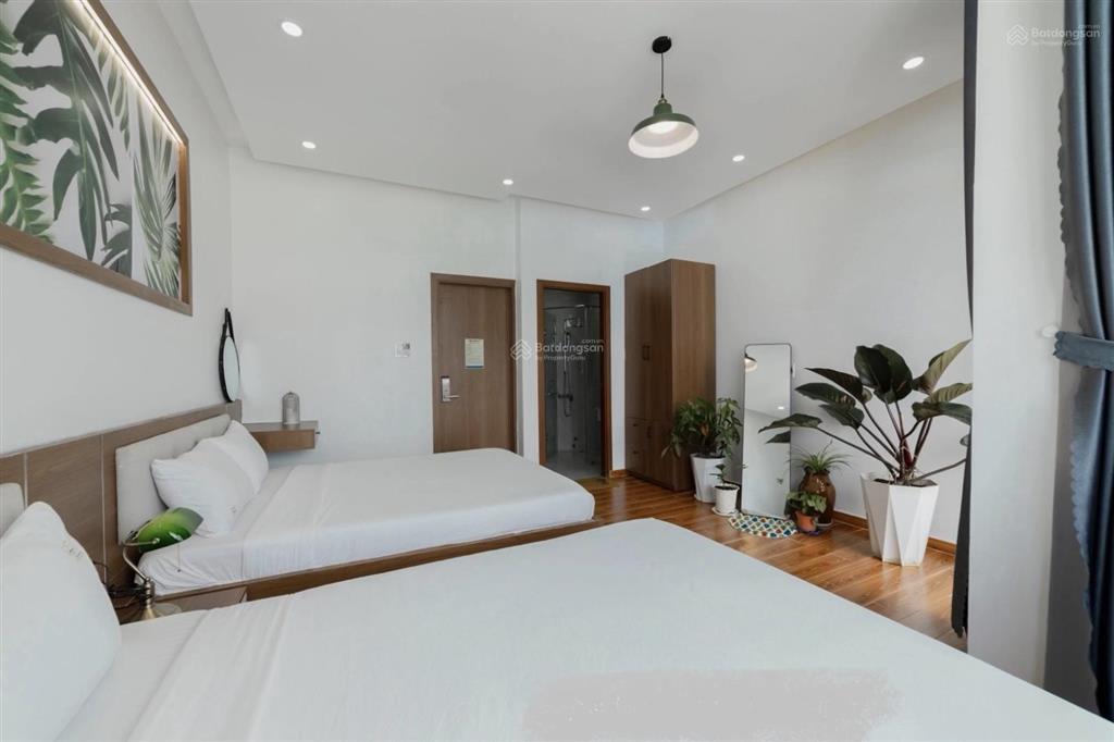 Nhà mới, vị trí ngay chợ ngô quyền, gần trung tâm, đi lại thuận tiện.
hiện đang kinh doanh homes