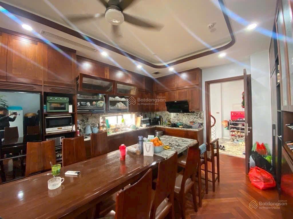 Giảm mạnh bán gấp nhà mặt phố trung phụng, xã đàn đống đa dt 100m 9t mt 6.6m kd 150tr/tháng