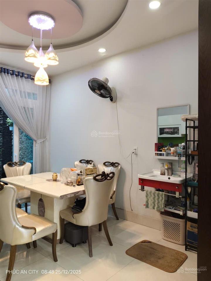 Bán nhà phố kđt phúc an city đức hòa. sổ hồng riêng, đã hoàn công dt 5x15m, trệt 2 lầu 3pn 3wc
