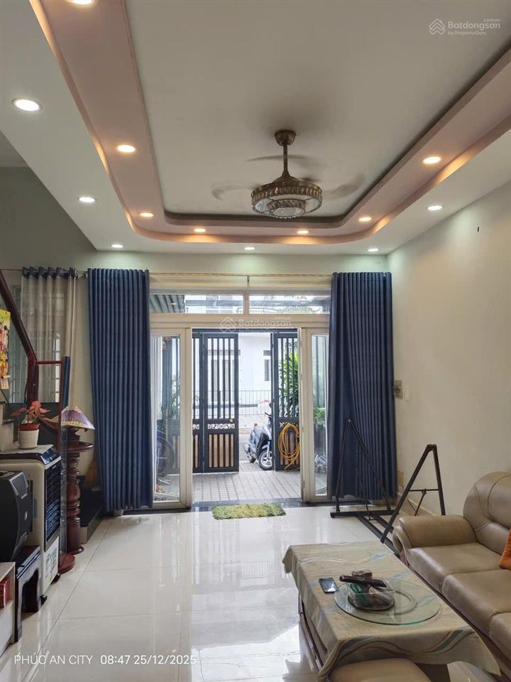 Bán nhà phố kđt phúc an city đức hòa. sổ hồng riêng, đã hoàn công dt 5x15m, trệt 2 lầu 3pn 3wc
