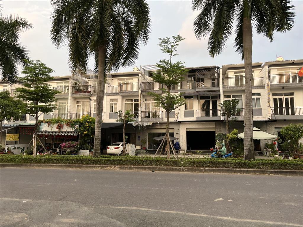 Bán nhà phúc an city 5x15  giá 2.5 tỷ
   0931 288 *** thiên quảng
diện tích 5m x 15m (75m)