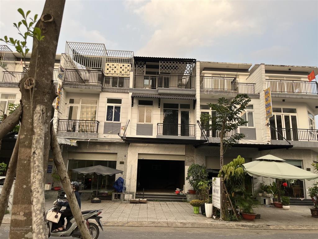 Bán nhà phúc an city 5x15  giá 2.5 tỷ
   0931 288 *** thiên quảng
diện tích 5m x 15m (75m)