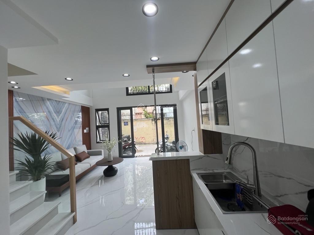 Hẻm xe tải tránh, nhỉnh 7 tỷ, 4 tầng btct, full nội thất, gần chợ bà chiểu trung tâm bình thạnh