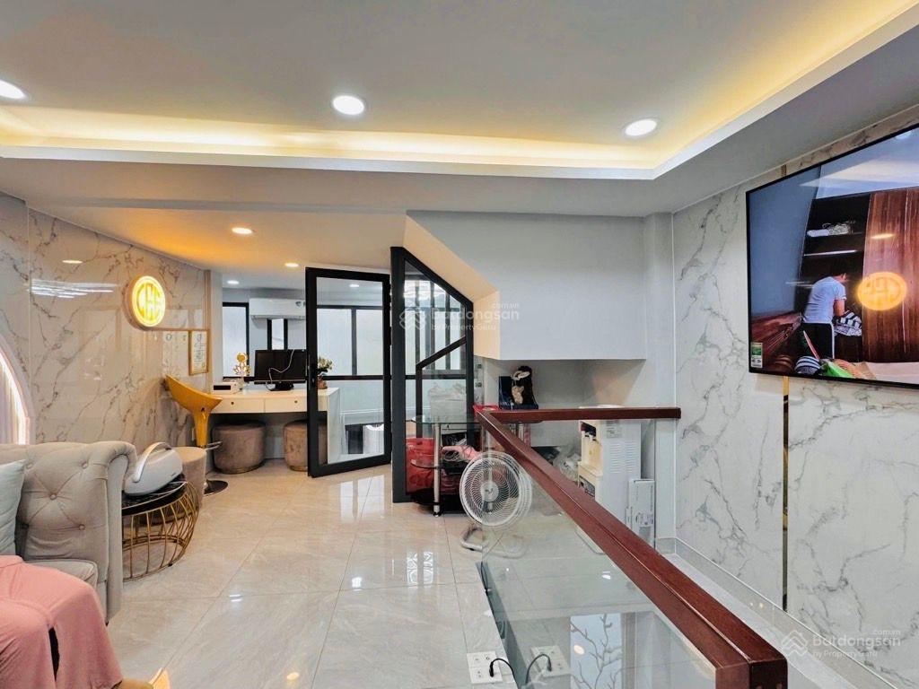 4tầng btct phan tây hồ thông phan xích long khu vip phú nhuận,3 pn chỉ 7,3 tỏi