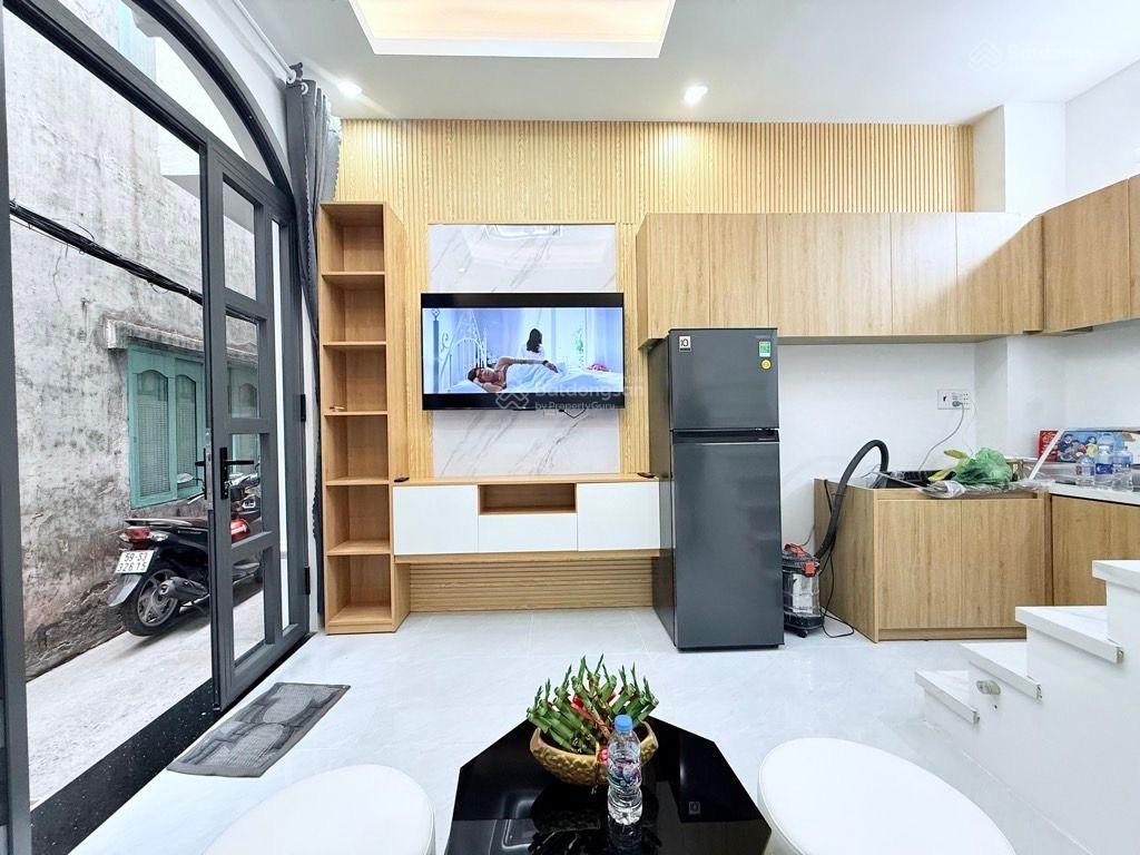 Nhỉnh 3 tỏi, 4 tầng btct ngay ngã tư hàng xanh thông điện biên phủ